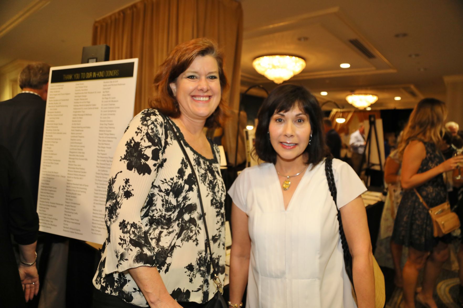 Kim Tidwell, Theresa Hildebrandt